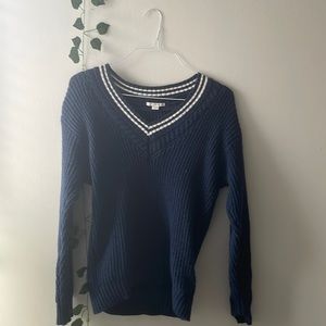 V neck sweater